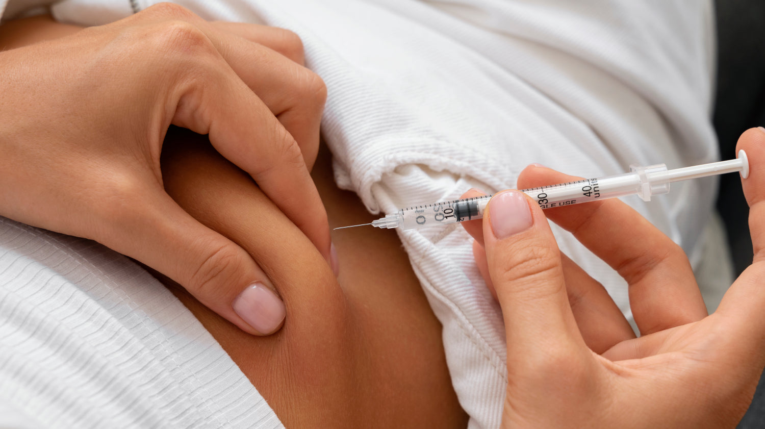 NAD⁺ b3 supplement injection syringe, representing at-home injectable NAD⁺ therapy for energy, cellular repair, anti aging